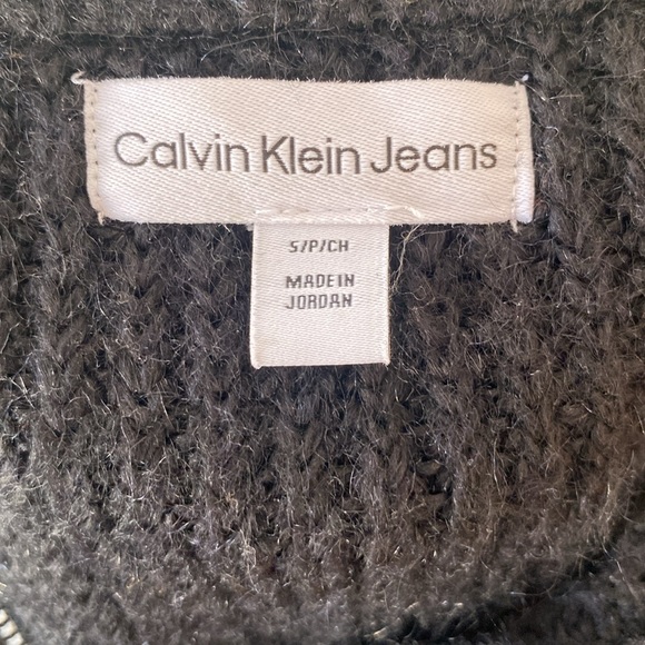 Calvin Klein Sweater - Picture 5 of 6